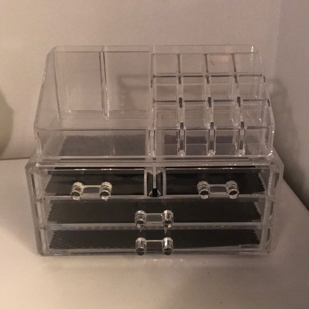 jewelry or makeup organizer